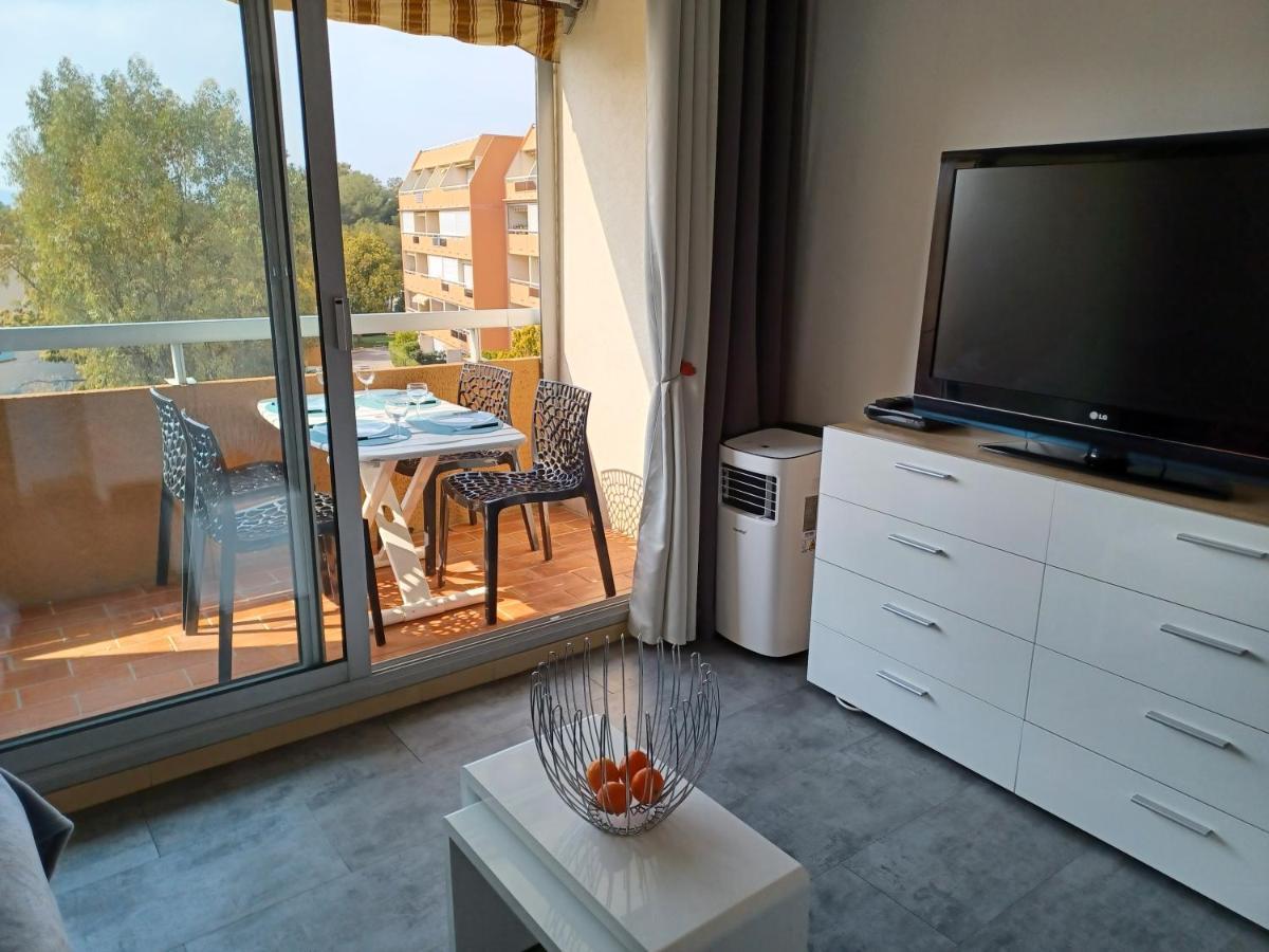 Appart Cosy En Bord De Mer - Port Santia Lucia St Raphael Saint-Raphael  Bagian luar foto
